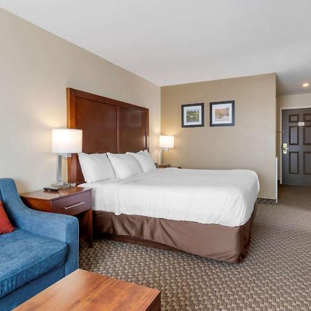 Comfort Inn Летбрідж Екстер'єр фото