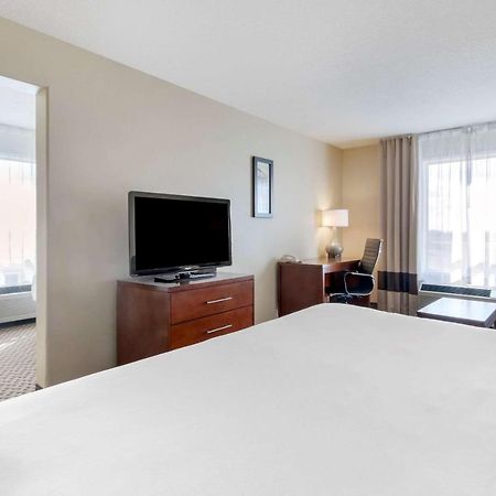 Comfort Inn Летбрідж Екстер'єр фото