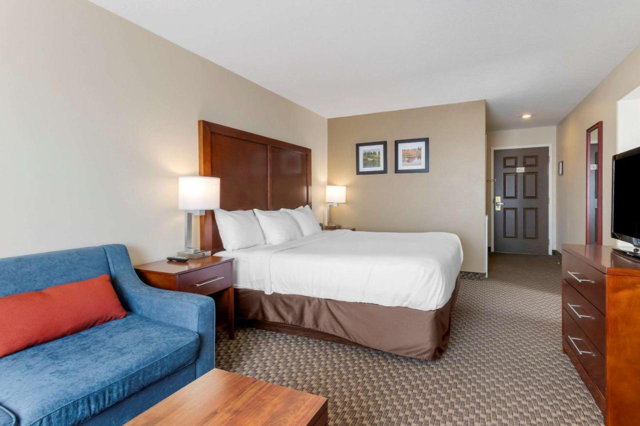 Comfort Inn Летбрідж Екстер'єр фото