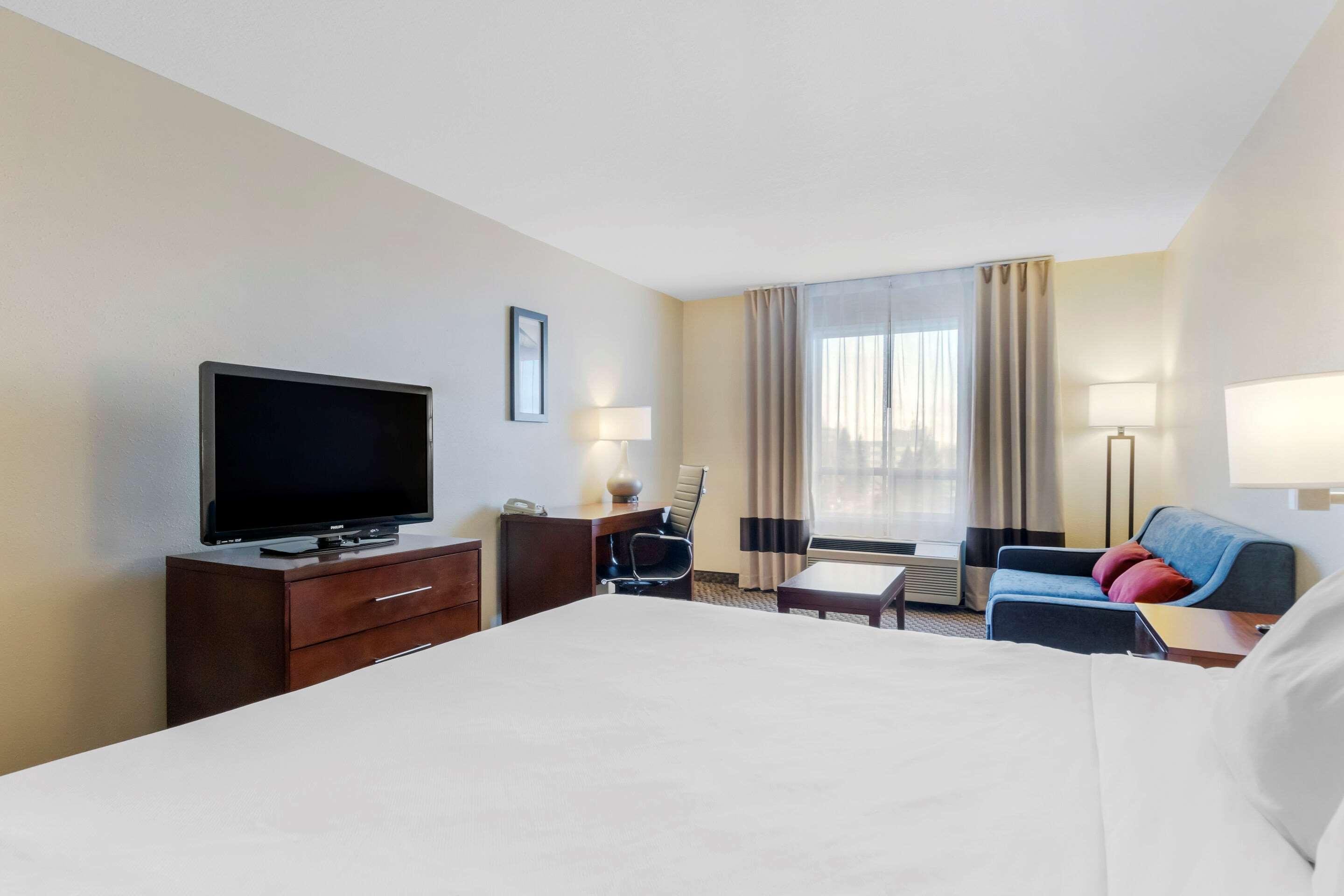 Comfort Inn Летбрідж Екстер'єр фото