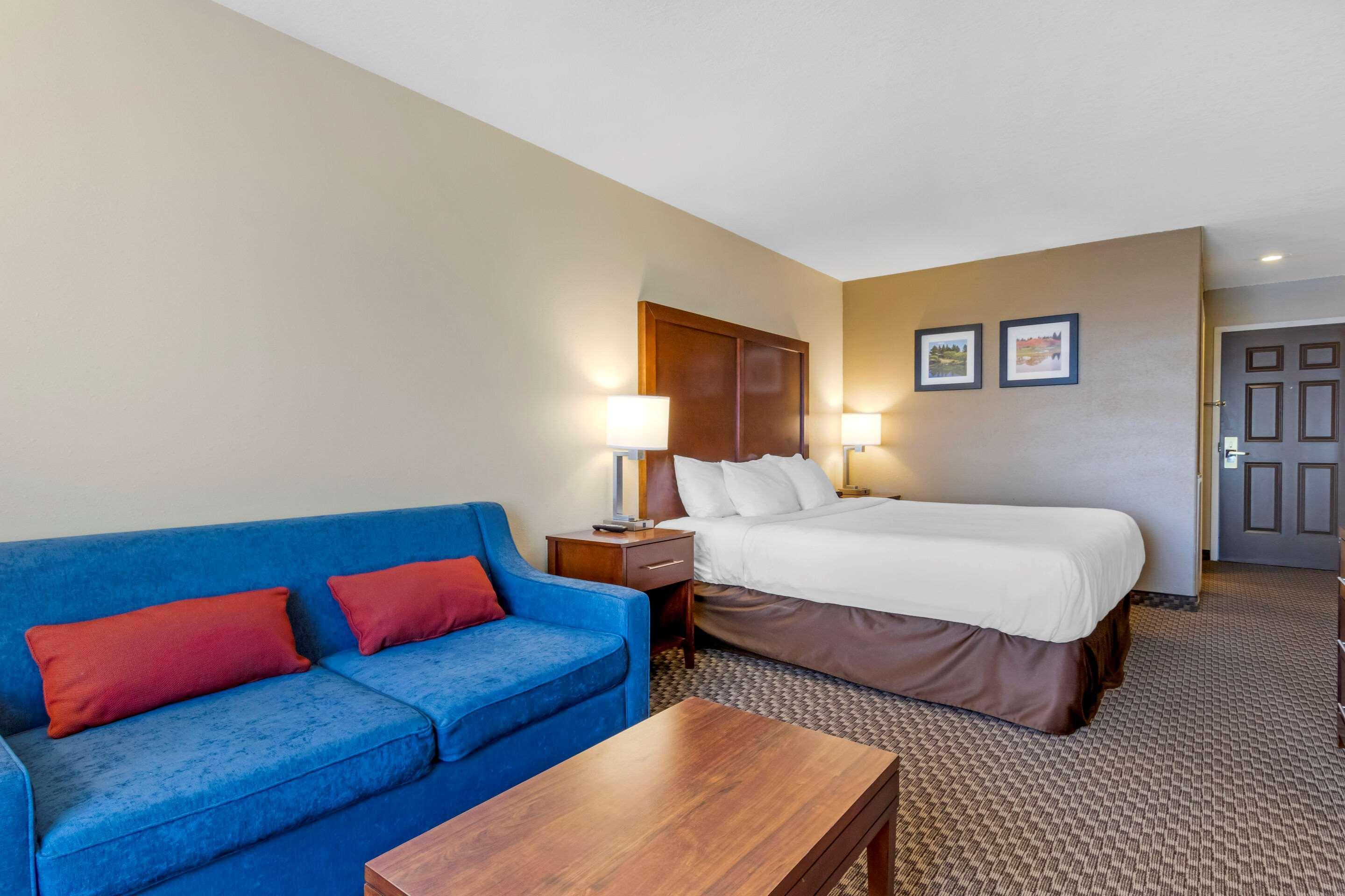 Comfort Inn Летбрідж Екстер'єр фото