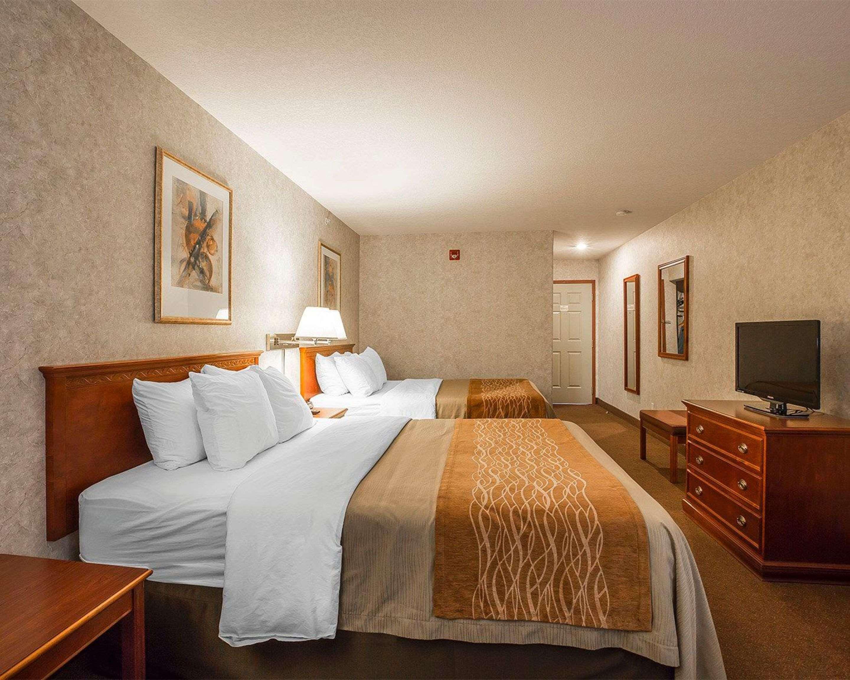 Comfort Inn Летбрідж Екстер'єр фото