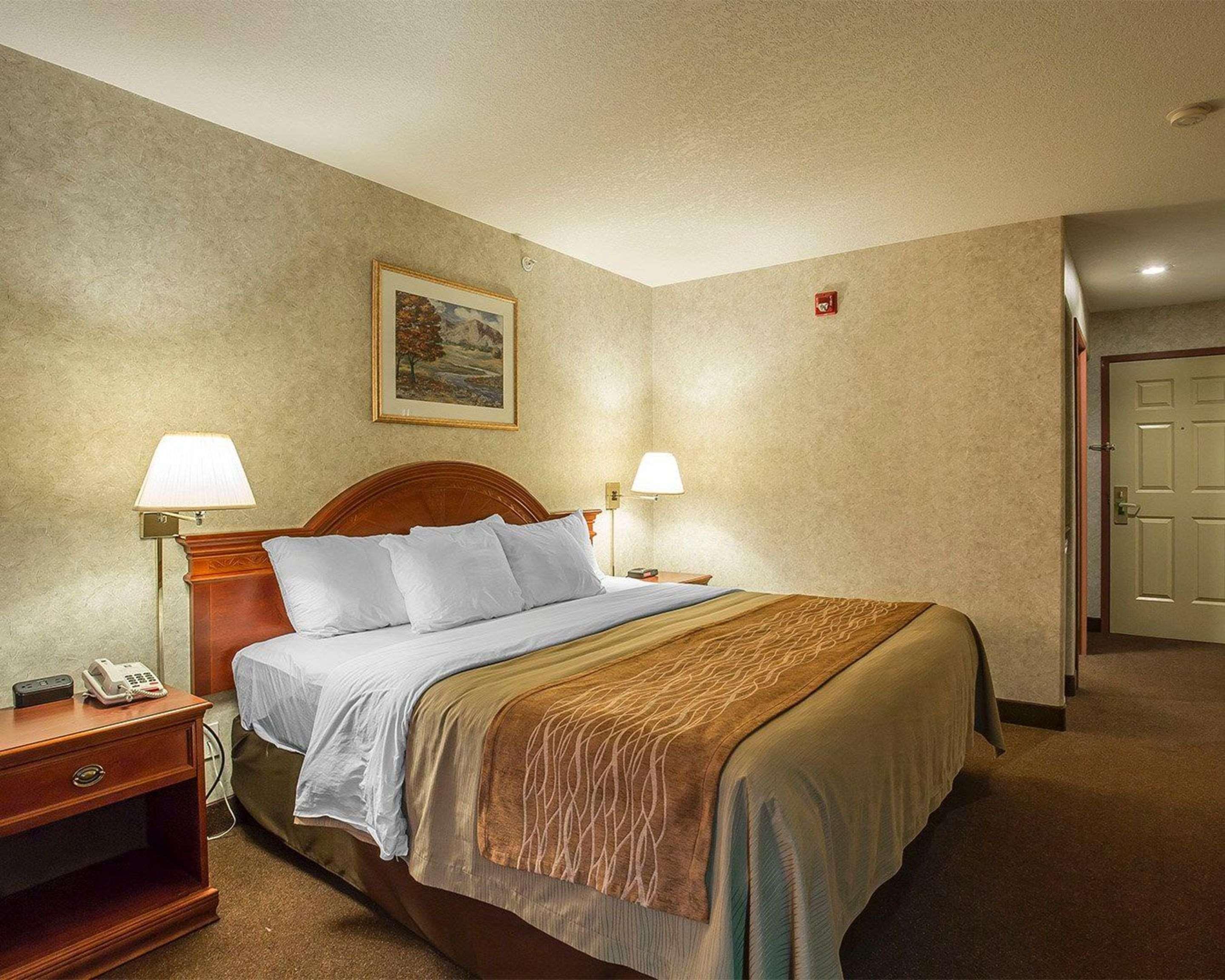 Comfort Inn Летбрідж Екстер'єр фото