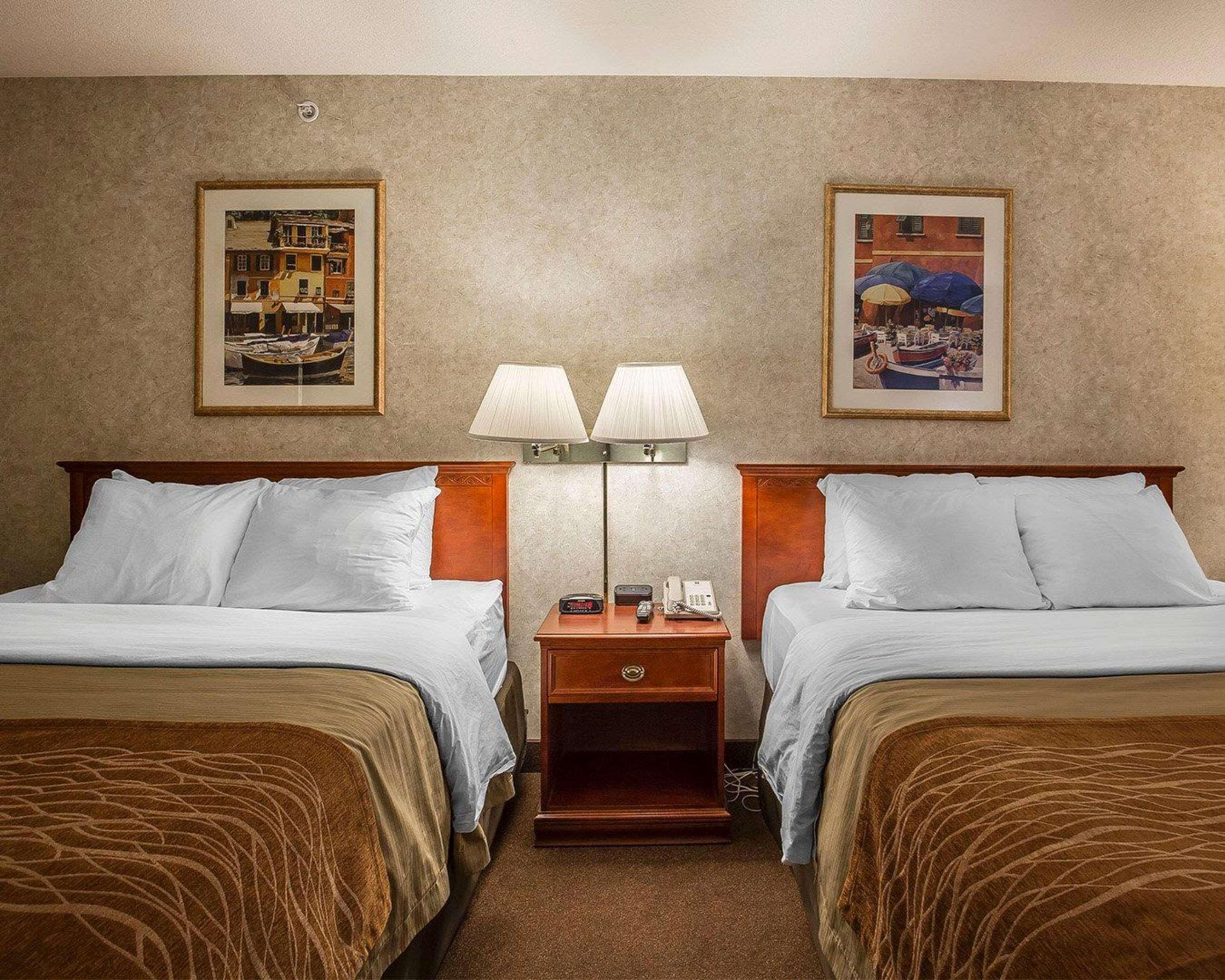 Comfort Inn Летбрідж Екстер'єр фото