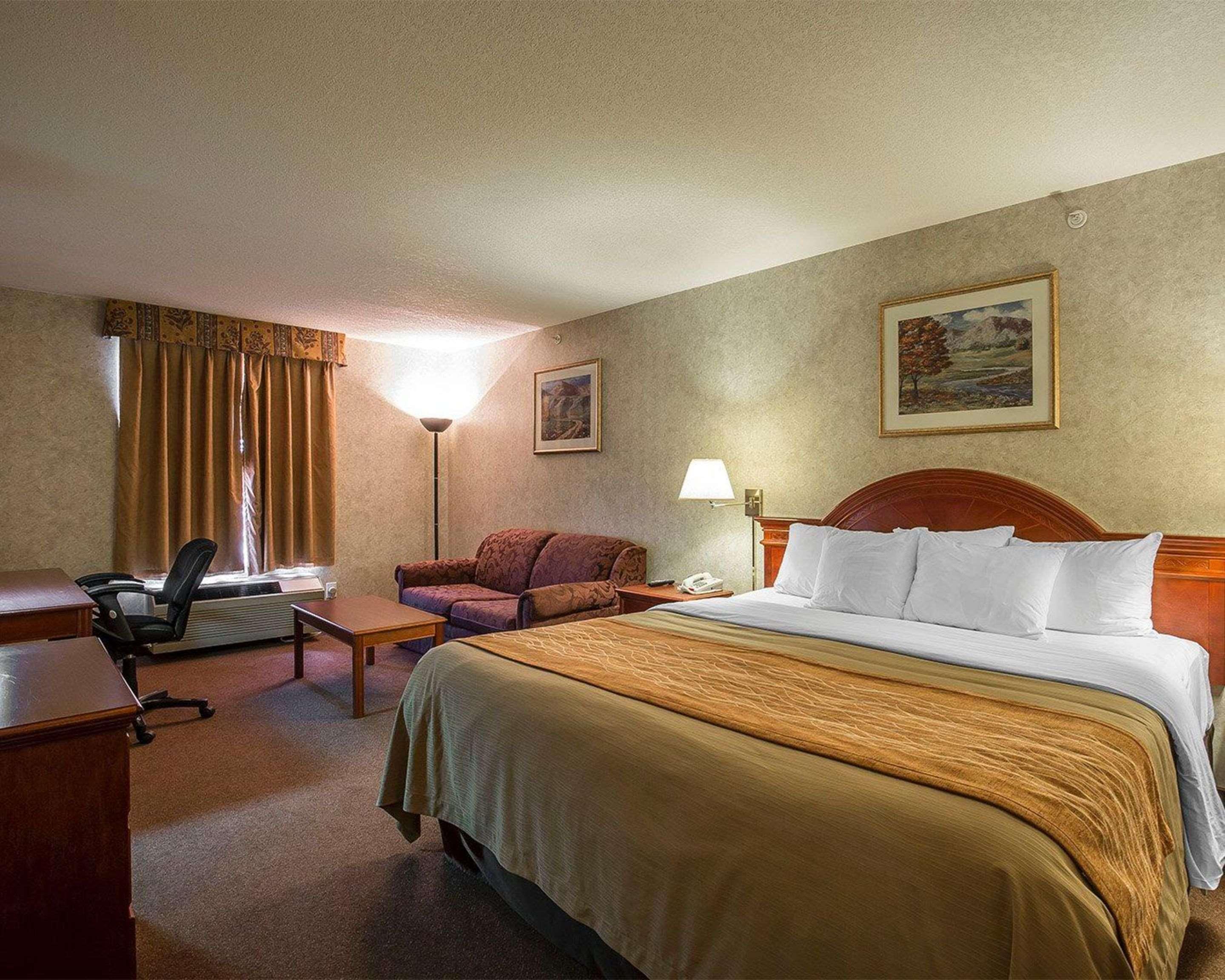 Comfort Inn Летбрідж Екстер'єр фото