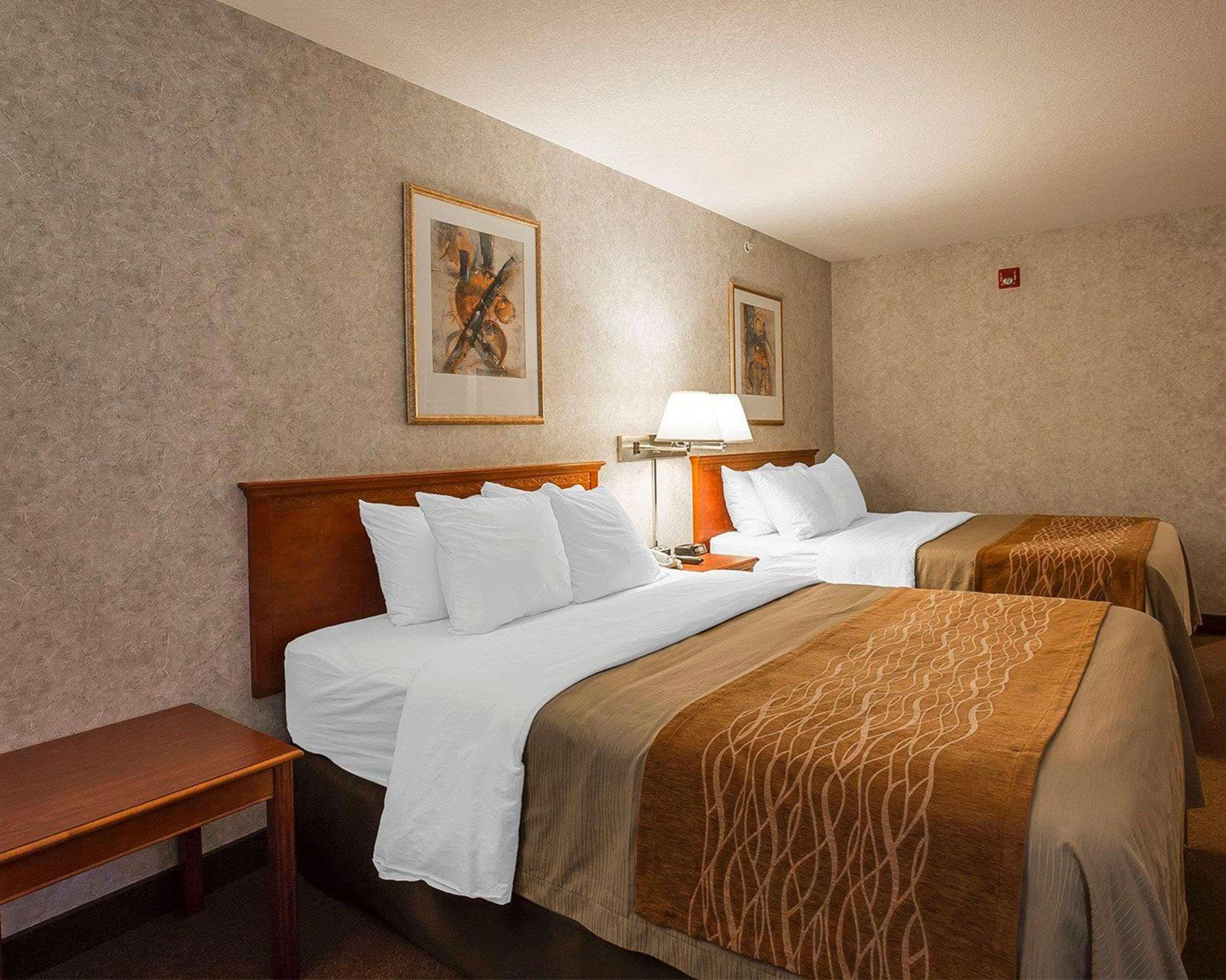 Comfort Inn Летбрідж Екстер'єр фото