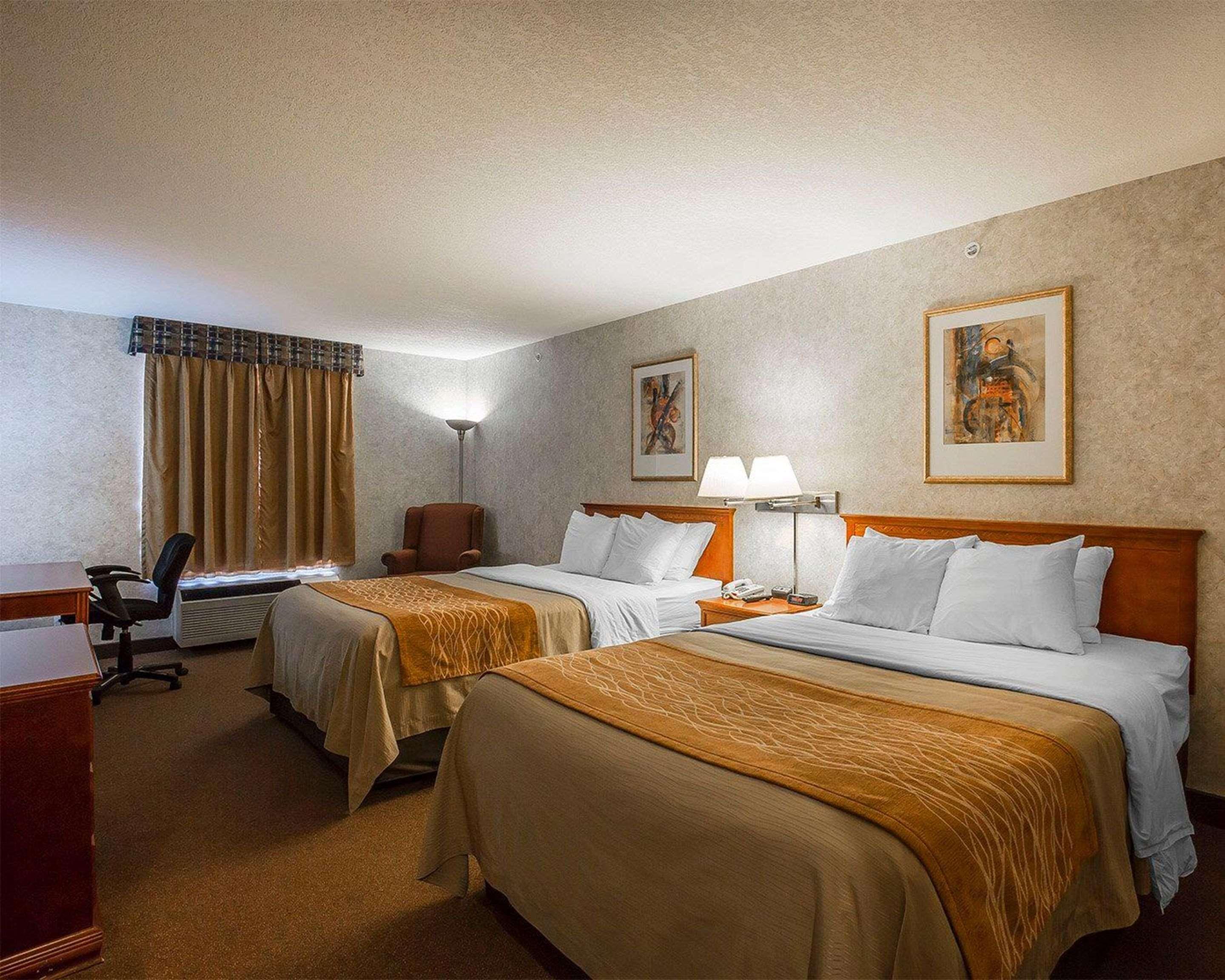 Comfort Inn Летбрідж Екстер'єр фото