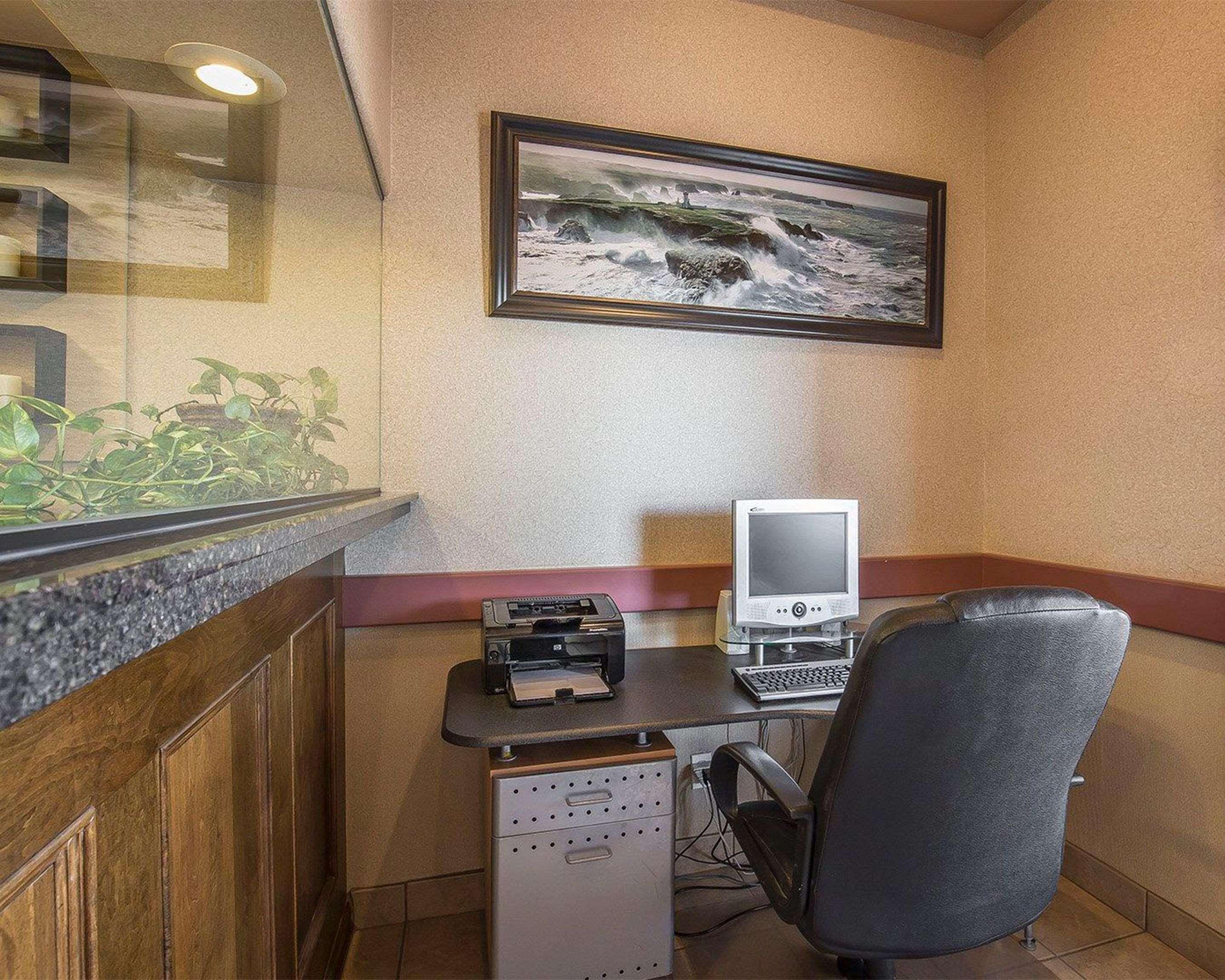 Comfort Inn Летбрідж Екстер'єр фото