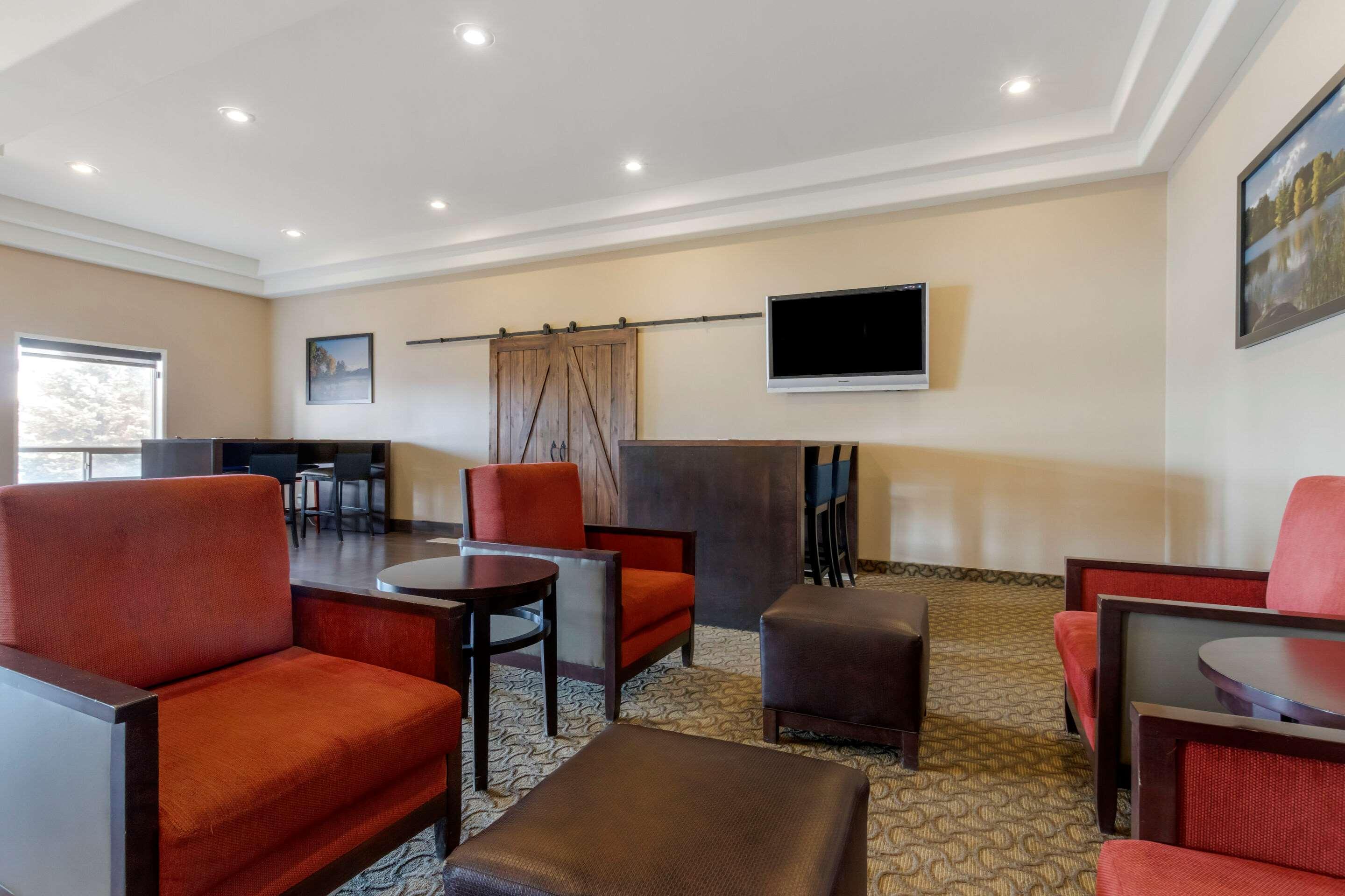 Comfort Inn Летбрідж Екстер'єр фото