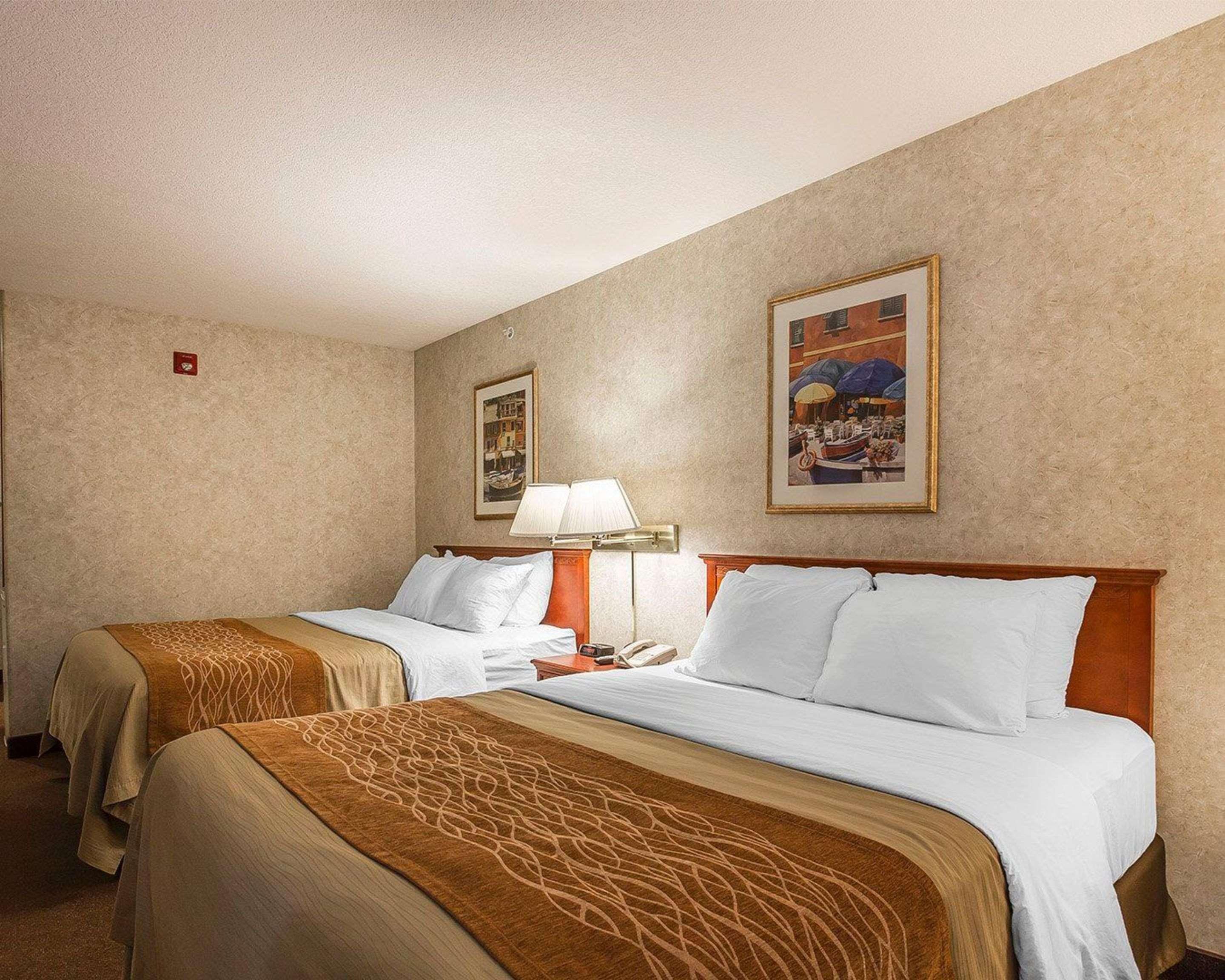Comfort Inn Летбрідж Екстер'єр фото