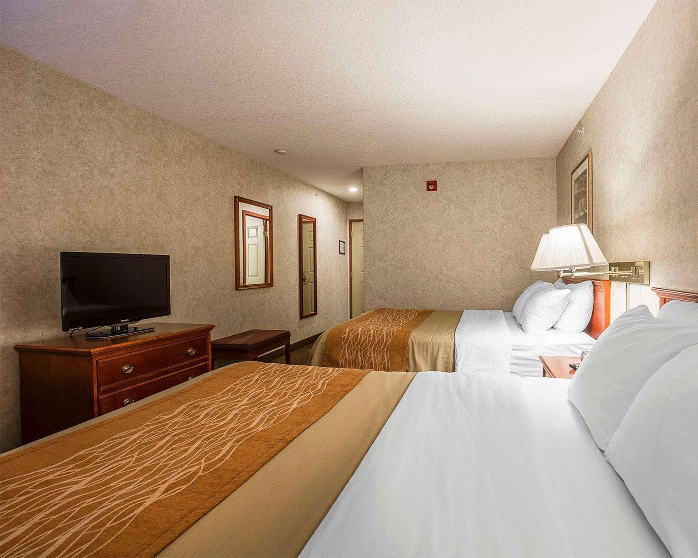 Comfort Inn Летбрідж Екстер'єр фото