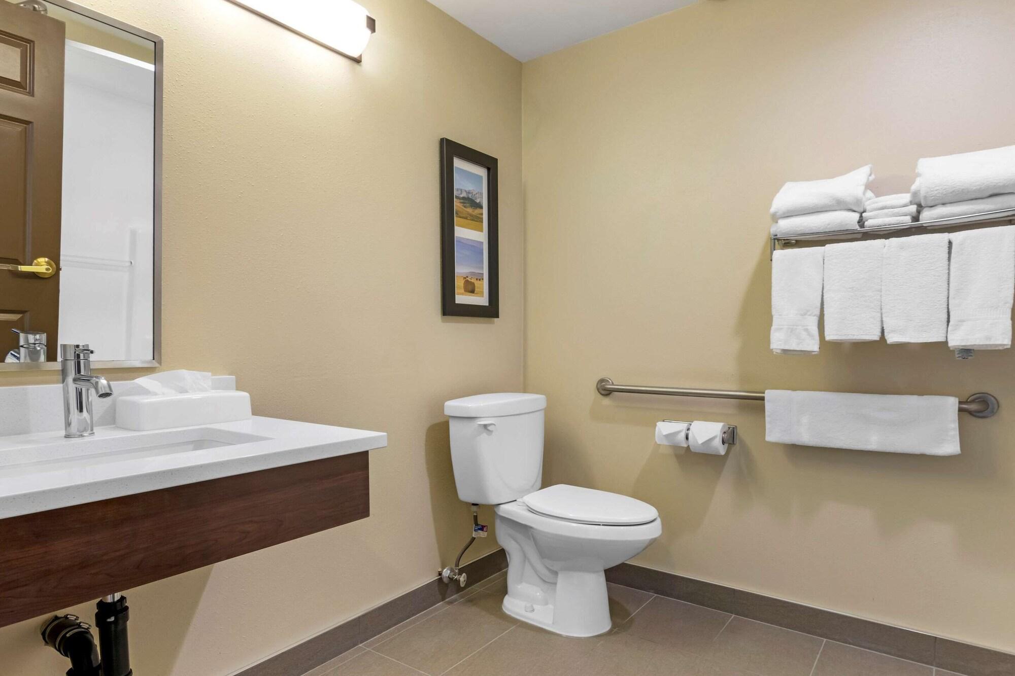 Comfort Inn Летбрідж Екстер'єр фото