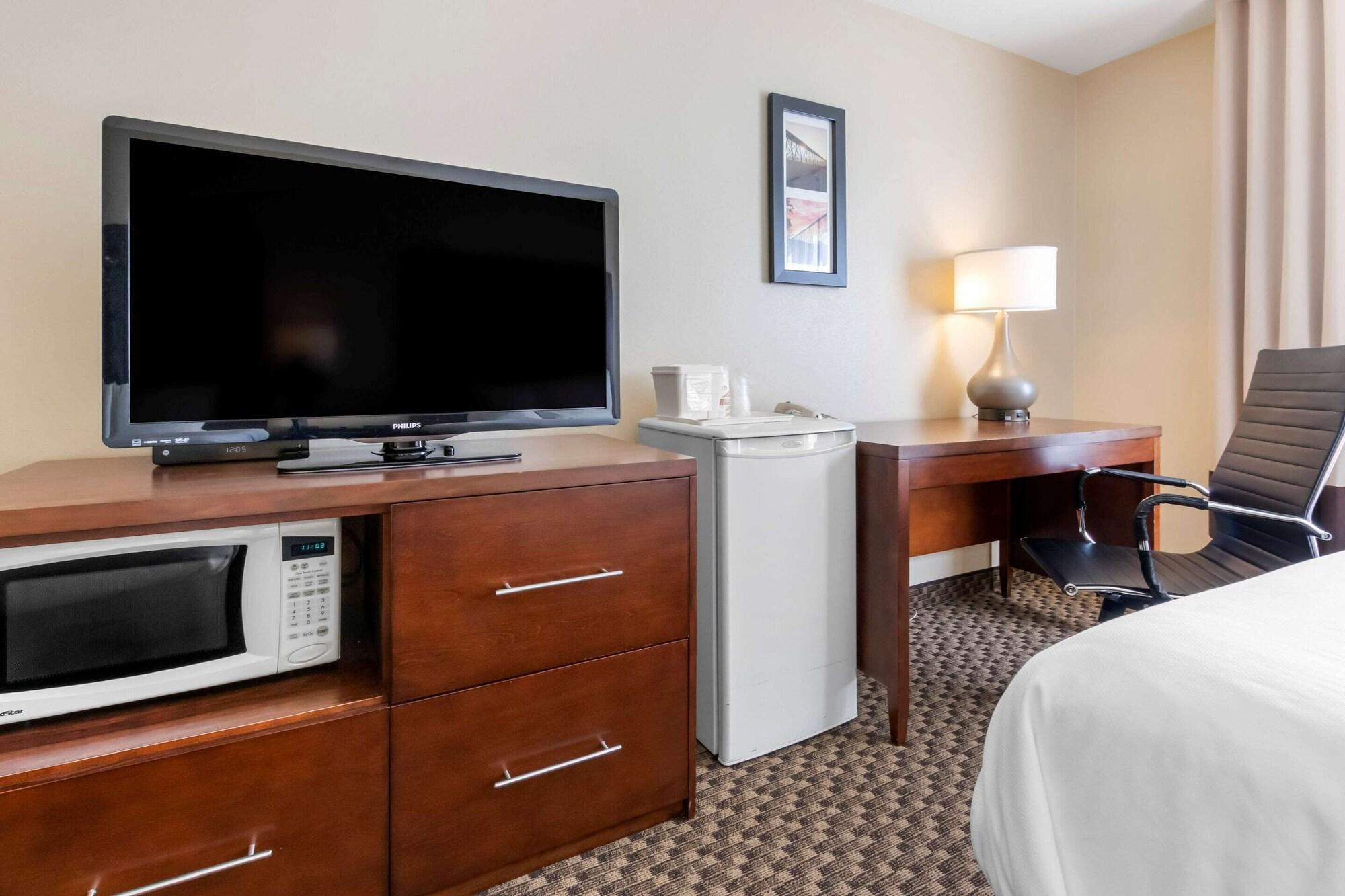 Comfort Inn Летбрідж Екстер'єр фото